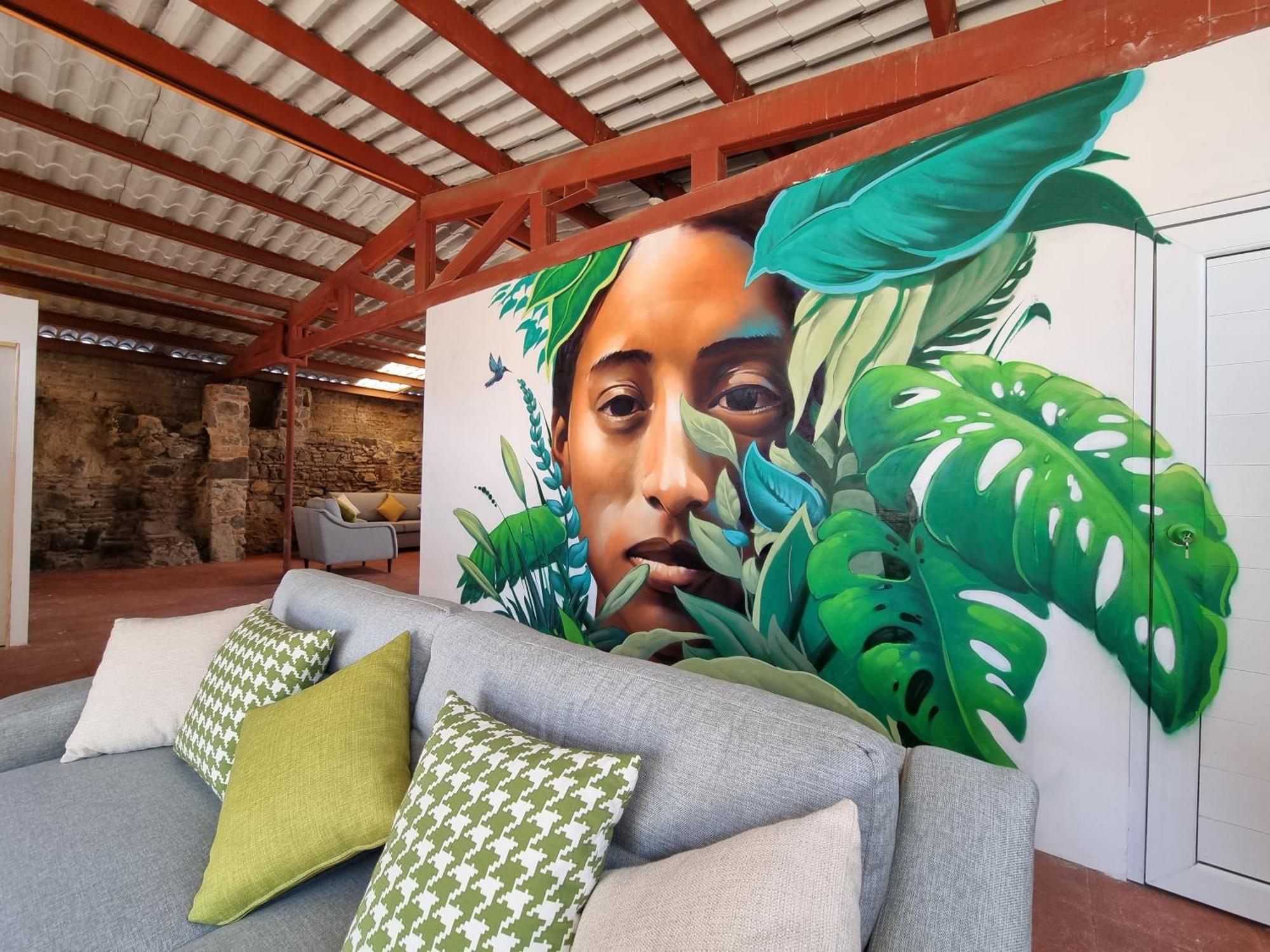 Central Hostel San Sebastian Antigua Екстер'єр фото